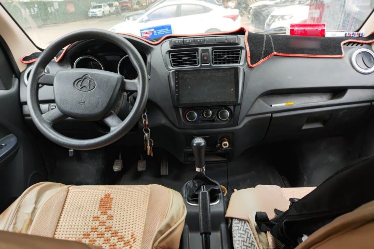 Used CHANGAN KAICHENG Ruixing M60 2020 1.5L Standard Version China VI 6-Seater DAM15KR Center Console