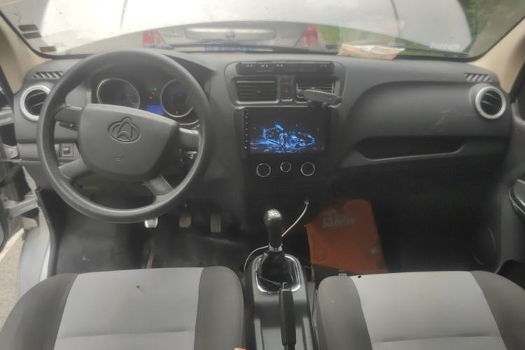 Used CHANGAN KAICHENG Ruixing M60 2020 1.6L Base Version China VI Standard 7-Seater CNG DAM16KRC Center Console