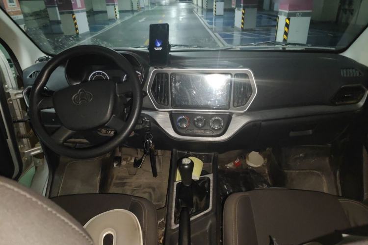 Used CHANGAN KAICHENG Ruixing M60 2020 1.5L Standard Version China VI Van with 5 Seats Equipped with DAM15KR Center Console