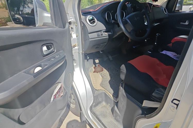 Used CHANGAN KAICHENG Ruixing M60 2020 1.5L Standard Version China VI Van with 5 Seats Equipped with DAM15KR Driver Seat