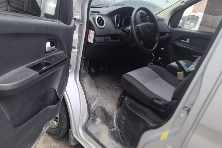 Used CHANGAN KAICHENG Ruixing M60 2020 1.5L Standard Version China VI Van with 5 Seats Equipped with DAM15KR Driver Seat