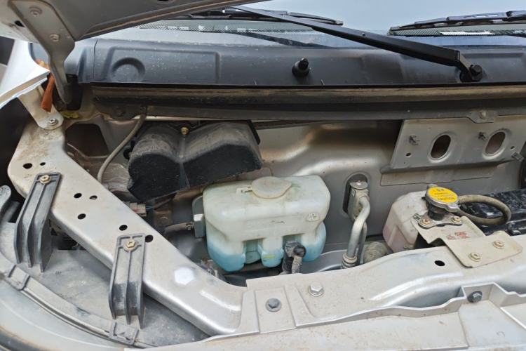 Used CHANGAN KAICHENG Ruixing M60 2020 1.5L Standard Version China VI 6-Seater DAM15KR Engine Bay