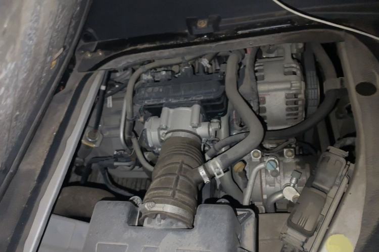 Used CHANGAN KAICHENG Ruixing M60 2020 1.5L Standard Version China VI 6-Seater DAM15KR Engine Bay