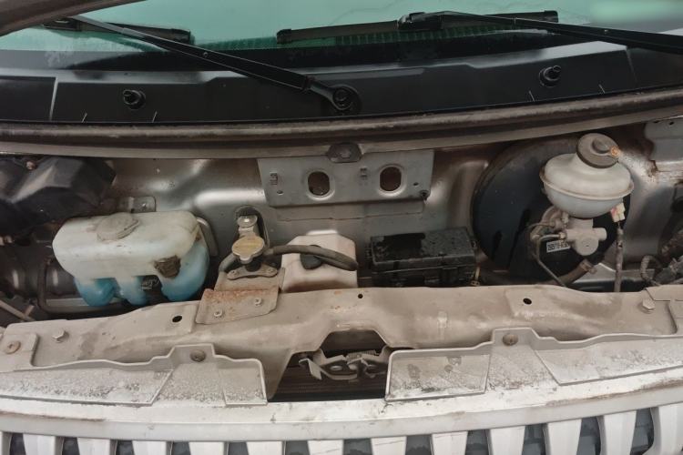 Used CHANGAN KAICHENG Ruixing M60 2020 1.5L Standard Version China VI Van with 5 Seats Equipped with DAM15KR Engine Bay
