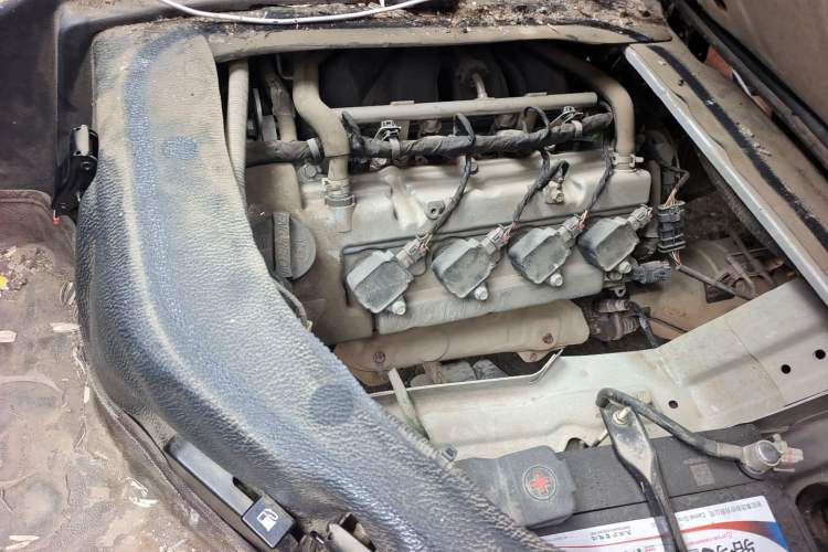 Used CHANGAN KAICHENG Ruixing M60 2020 1.5L Standard Version China VI 6-Seater DAM15KR Engine Bay Left