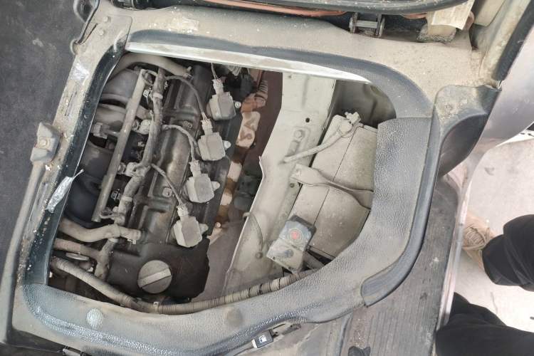 Used CHANGAN KAICHENG Ruixing M60 2020 1.5L Standard Version China VI Van with 5 Seats Equipped with DAM15KR Engine Bay Left