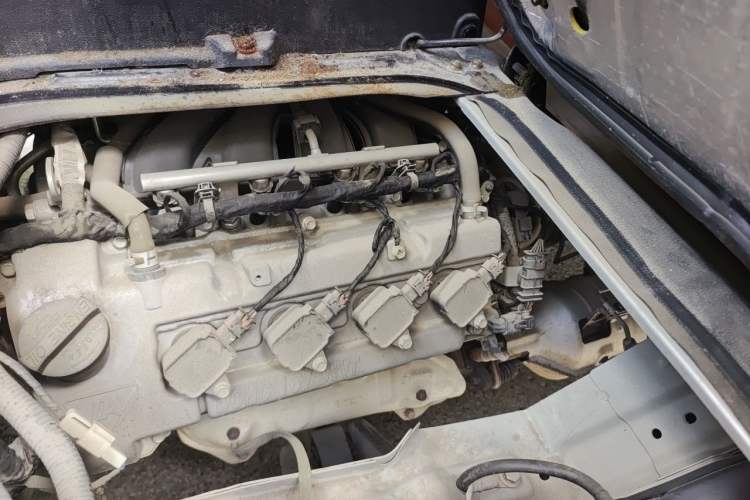 Used CHANGAN KAICHENG Ruixing M60 2020 1.5L Standard Version China VI 6-Seater DAM15KR Engine Bay Left