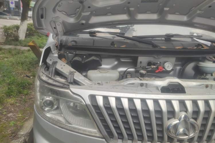Used CHANGAN KAICHENG Ruixing M60 2020 1.6L Base Version China VI Standard 7-Seater CNG DAM16KRC Engine Bay Right