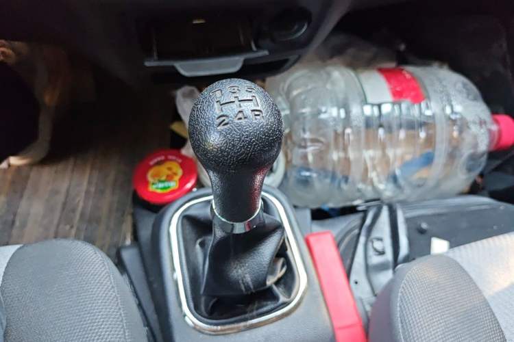 Used CHANGAN KAICHENG Ruixing M60 2020 1.5L Standard Version China VI 6-Seater DAM15KR Gear Lever