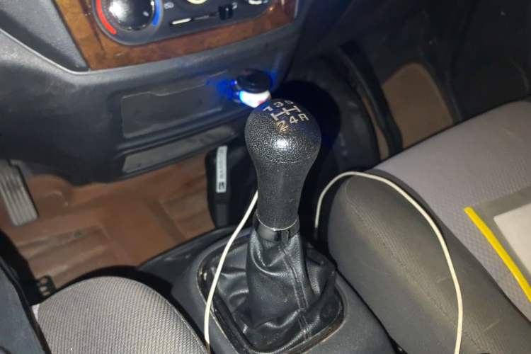 Used CHANGAN KAICHENG Ruixing M60 2020 1.5L Standard Version China VI 6-Seater DAM15KR Gear Lever