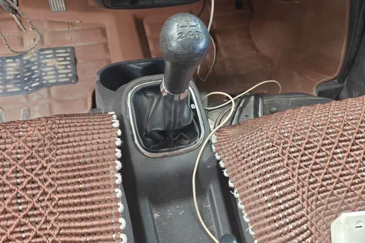 Used CHANGAN KAICHENG Ruixing M60 2020 1.5L Standard Version China VI 6-Seater DAM15KR Gear Lever