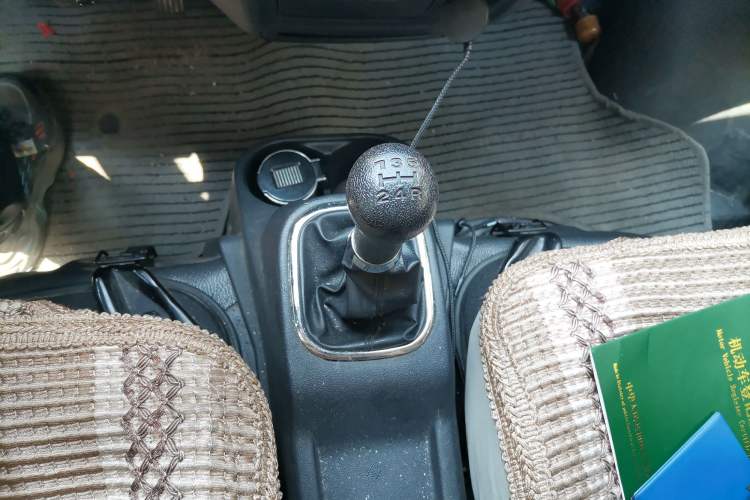Used CHANGAN KAICHENG Ruixing M60 2020 1.5L Standard Version China VI 6-Seater DAM15KR Gear Lever