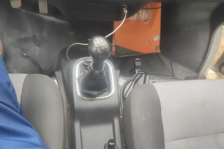 Used CHANGAN KAICHENG Ruixing M60 2020 1.6L Base Version China VI Standard 7-Seater CNG DAM16KRC Gear Lever