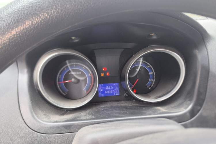 Used CHANGAN KAICHENG Ruixing M60 2020 1.5L Standard Version China VI Van with 5 Seats Equipped with DAM15KR Instrument Cluster