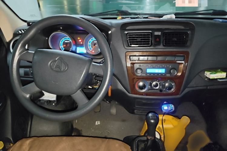 Used CHANGAN KAICHENG Ruixing M60 2020 1.5L Standard Version China VI 6-Seater DAM15KR Interior 2