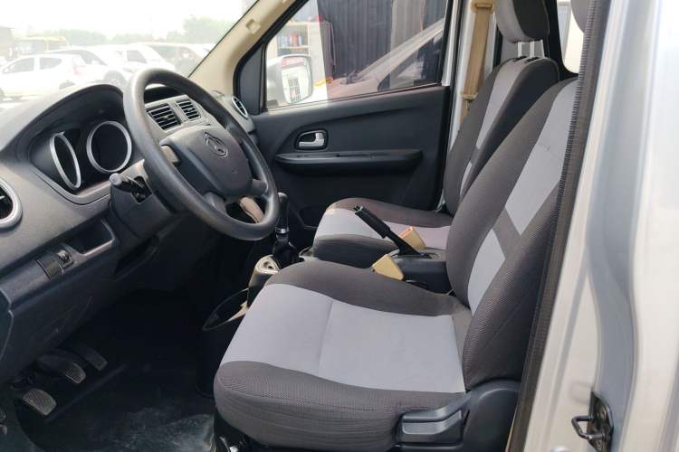 Used CHANGAN KAICHENG Ruixing M60 2020 1.5L Standard Version China VI 6-Seater DAM15KR Left Front Seat