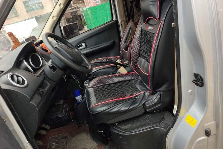 Used CHANGAN KAICHENG Ruixing M60 2020 1.5L Standard Version China VI Van with 5 Seats Equipped with DAM15KR Left Front Seat