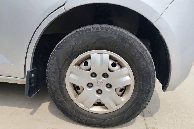 Used CHANGAN KAICHENG Ruixing M60 2020 1.5L Standard Version China VI 6-Seater DAM15KR Left Front Wheel Hub