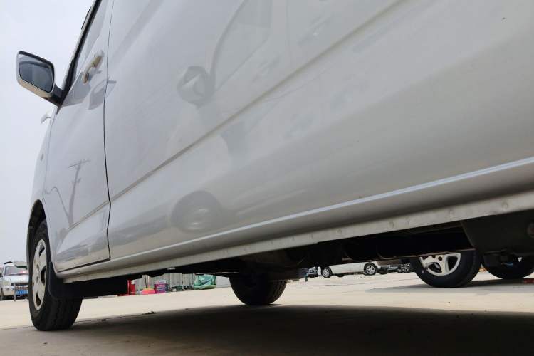 Used CHANGAN KAICHENG Ruixing M60 2020 1.5L Standard Version China VI 6-Seater DAM15KR Left Side Sill