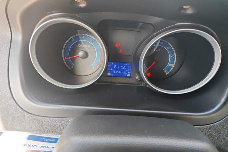 Used CHANGAN KAICHENG Ruixing M60 2020 1.5L Standard Version China VI Van with 5 Seats Equipped with DAM15KR Odometer Close Up