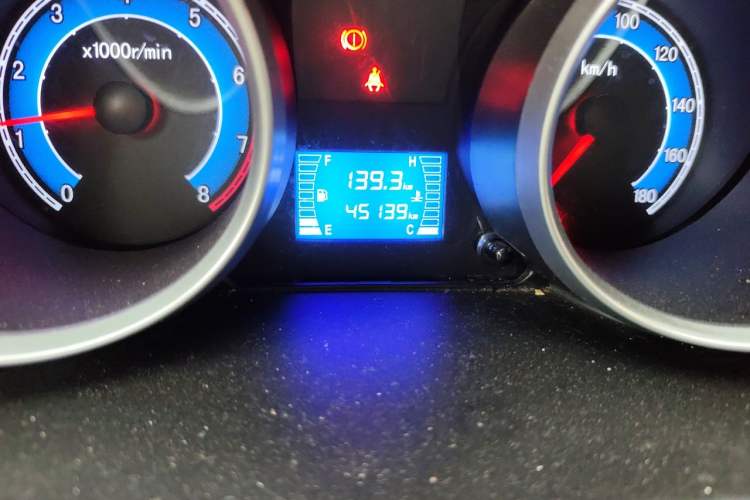 Used CHANGAN KAICHENG Ruixing M60 2020 1.5L Standard Version China VI Van with 5 Seats Equipped with DAM15KR Odometer Close Up