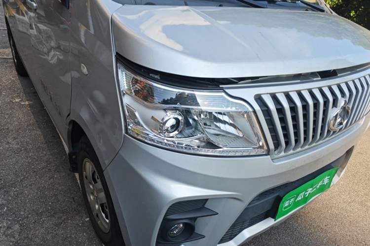 Used CHANGAN KAICHENG Ruixing M60 2020 1.5L Standard Version China VI 6-Seater DAM15KR Right Front Headlight