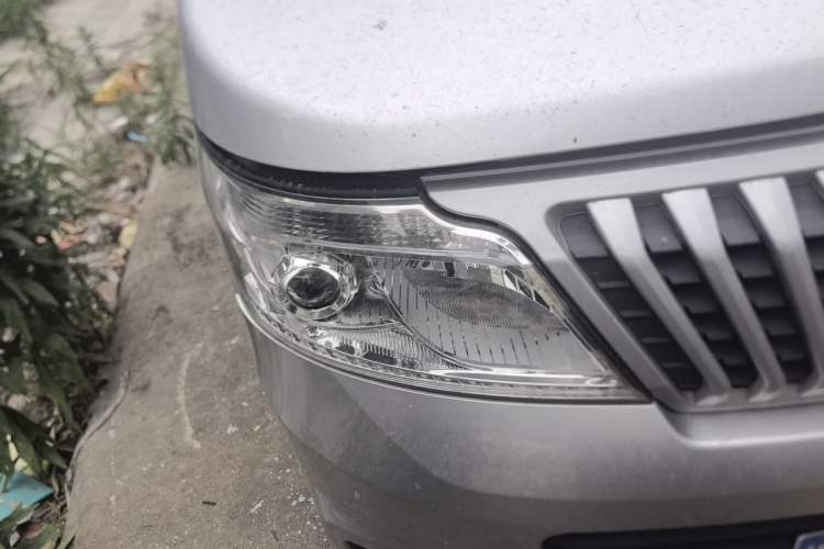 Used CHANGAN KAICHENG Ruixing M60 2020 1.5L Standard Version China VI Van with 5 Seats Equipped with DAM15KR Right Front Headlight