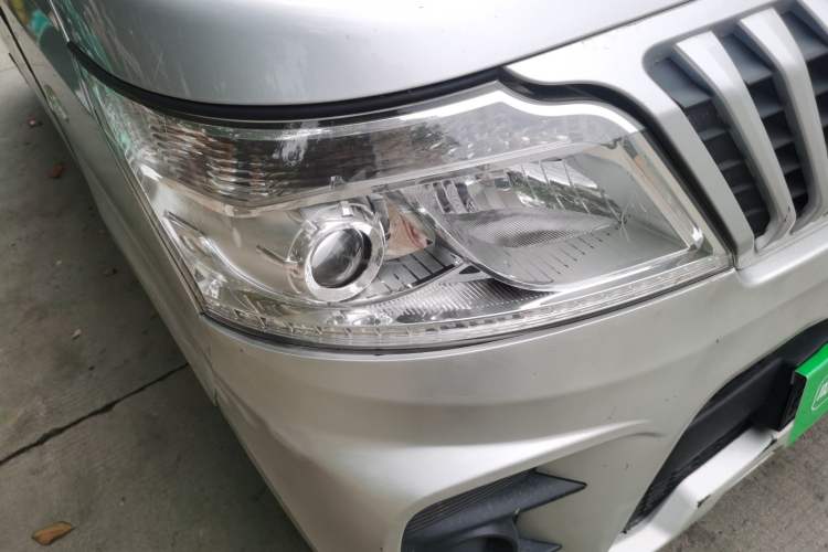 Used CHANGAN KAICHENG Ruixing M60 2020 1.5L Standard Version China VI 6-Seater DAM15KR Right Front Headlight