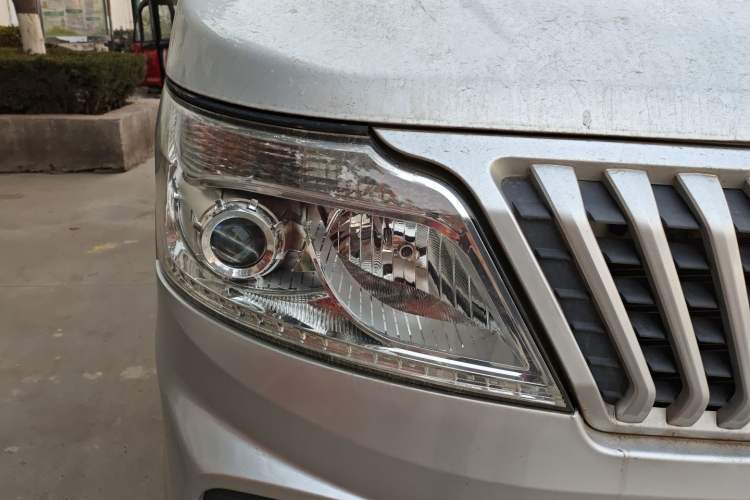 Used CHANGAN KAICHENG Ruixing M60 2020 1.5L Standard Version China VI 6-Seater DAM15KR Right Front Headlight