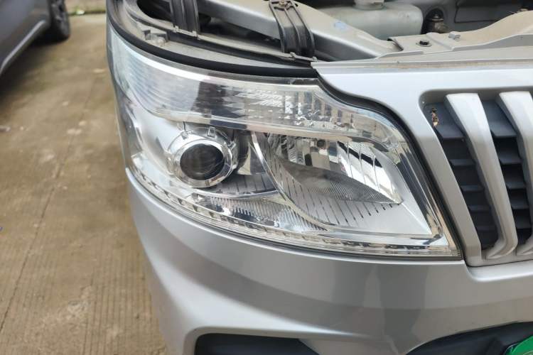 Used CHANGAN KAICHENG Ruixing M60 2020 1.5L Standard Version China VI 6-Seater DAM15KR Right Front Headlight