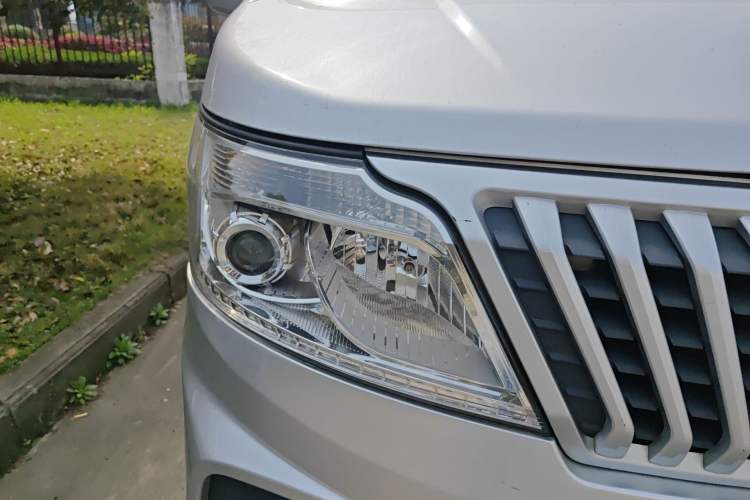 Used CHANGAN KAICHENG Ruixing M60 2020 1.5L Standard Version China VI 6-Seater DAM15KR Right Front Headlight