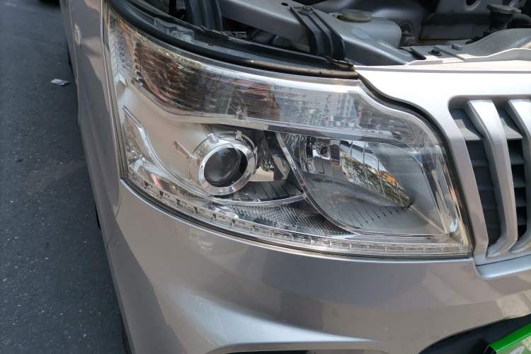 Used CHANGAN KAICHENG Ruixing M60 2020 1.5L Standard Version China VI 6-Seater DAM15KR Right Front Headlight