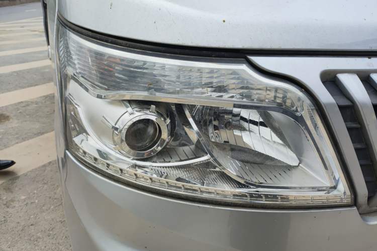 Used CHANGAN KAICHENG Ruixing M60 2020 1.5L Standard Version China VI 6-Seater DAM15KR Right Front Headlight