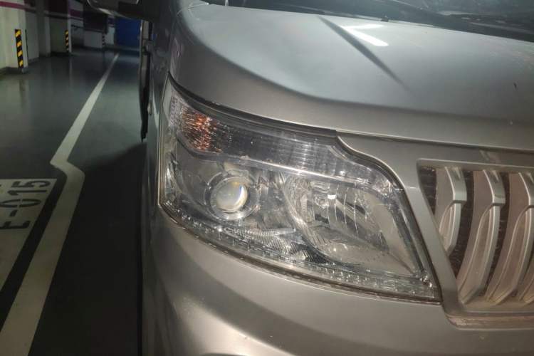 Used CHANGAN KAICHENG Ruixing M60 2020 1.5L Standard Version China VI Van with 5 Seats Equipped with DAM15KR Right Front Headlight