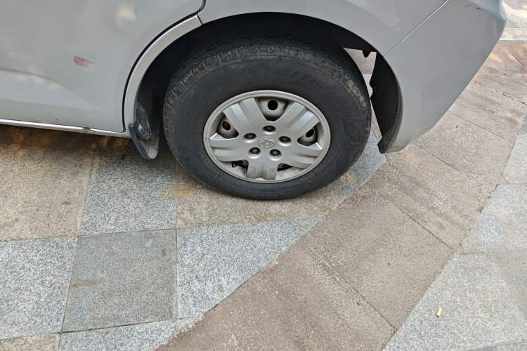 Used CHANGAN KAICHENG Ruixing M60 2020 1.5L Standard Version China VI 6-Seater DAM15KR Right Front Wheel Hub