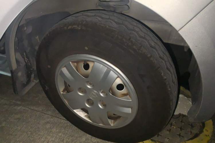 Used CHANGAN KAICHENG Ruixing M60 2020 1.5L Standard Version China VI 6-Seater DAM15KR Right Front Wheel Hub