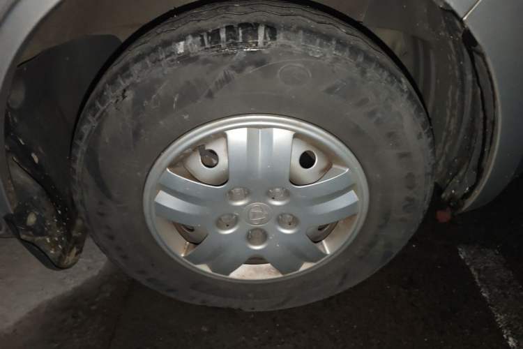 Used CHANGAN KAICHENG Ruixing M60 2020 1.5L Standard Version China VI 6-Seater DAM15KR Right Front Wheel Hub