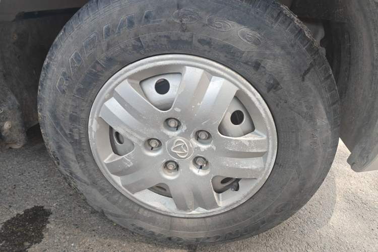 Used CHANGAN KAICHENG Ruixing M60 2020 1.5L Standard Version China VI 6-Seater DAM15KR Right Front Wheel Hub