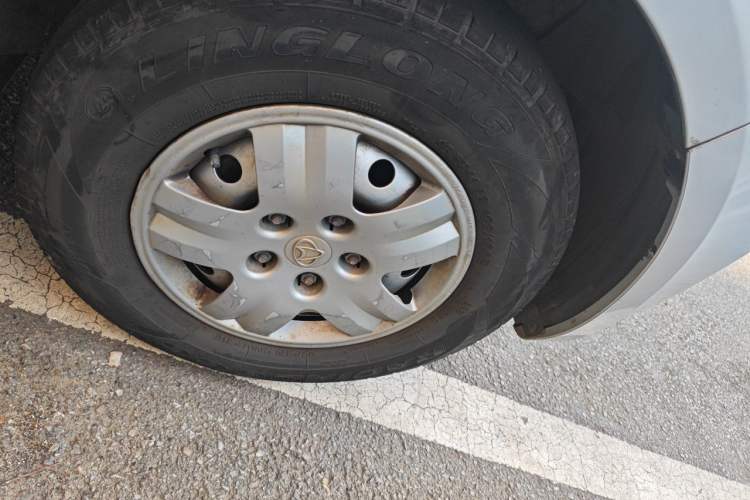 Used CHANGAN KAICHENG Ruixing M60 2020 1.5L Standard Version China VI 6-Seater DAM15KR Right Front Wheel Hub