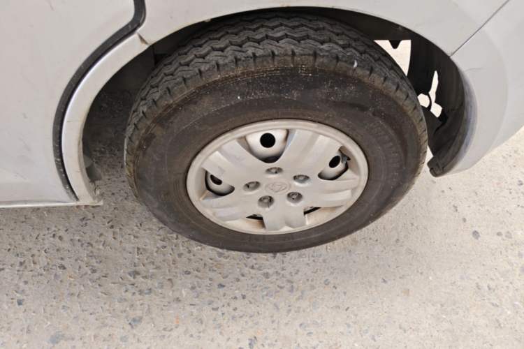 Used CHANGAN KAICHENG Ruixing M60 2020 1.5L Standard Version China VI 6-Seater DAM15KR Right Front Wheel Hub