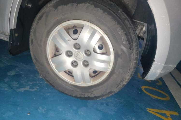 Used CHANGAN KAICHENG Ruixing M60 2020 1.5L Standard Version China VI 6-Seater DAM15KR Right Front Wheel Hub