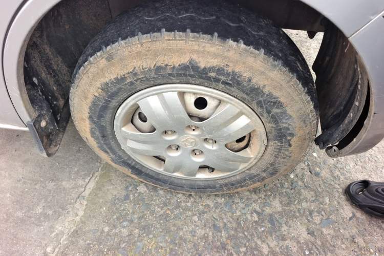 Used CHANGAN KAICHENG Ruixing M60 2020 1.5L Standard Version China VI 6-Seater DAM15KR Right Front Wheel Hub