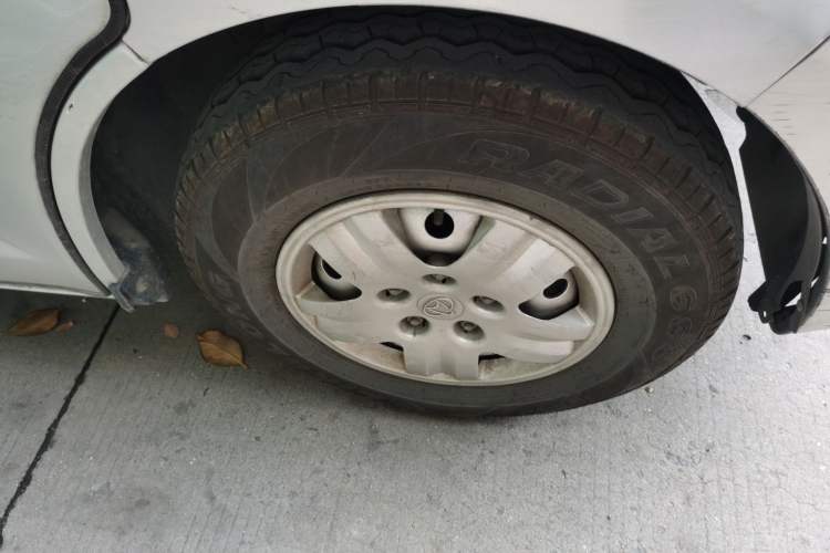 Used CHANGAN KAICHENG Ruixing M60 2020 1.5L Standard Version China VI 6-Seater DAM15KR Right Front Wheel Hub