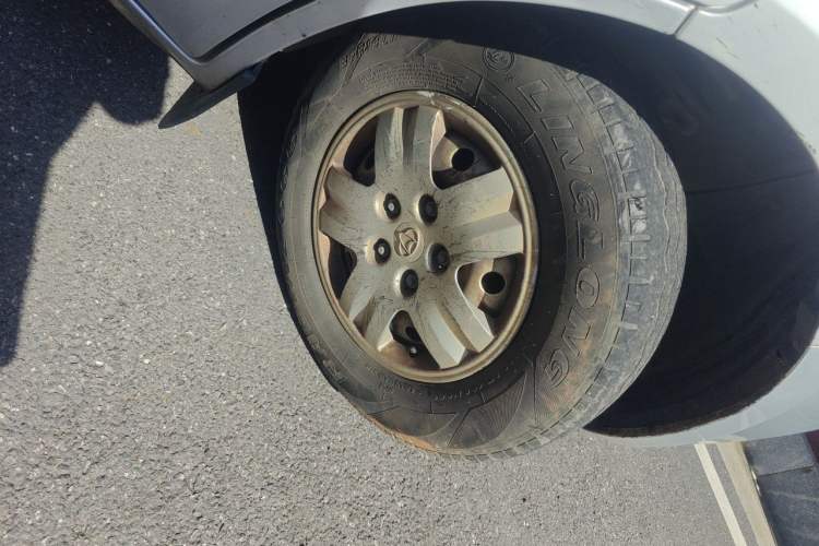 Used CHANGAN KAICHENG Ruixing M60 2020 1.5L Base Version China VI Standard 2-Seater Van with DAM15KR Engine Right Front Wheel Hub