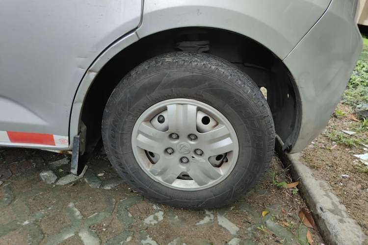 Used CHANGAN KAICHENG Ruixing M60 2020 1.5L Base Version China VI Standard 2-Seater Van with DAM15KR Engine Right Front Wheel Hub