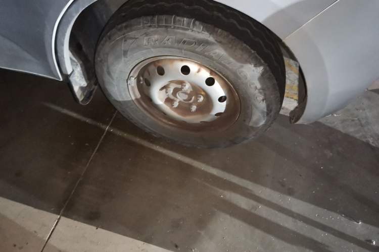 Used CHANGAN KAICHENG Ruixing M60 2020 1.5L Standard Version China VI 6-Seater DAM15KR Right Front Wheel Hub