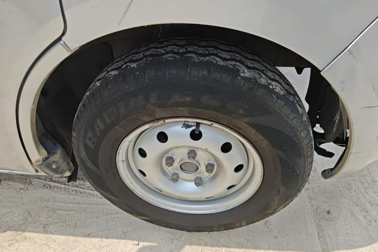 Used CHANGAN KAICHENG Ruixing M60 2020 1.5L Standard Version China VI 6-Seater DAM15KR Right Front Wheel Hub