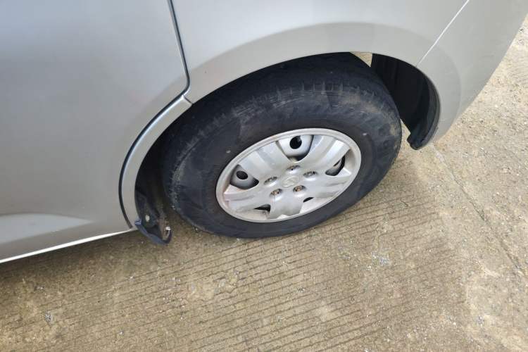 Used CHANGAN KAICHENG Ruixing M60 2020 1.5L Standard Version China VI 6-Seater DAM15KR Right Front Wheel Hub