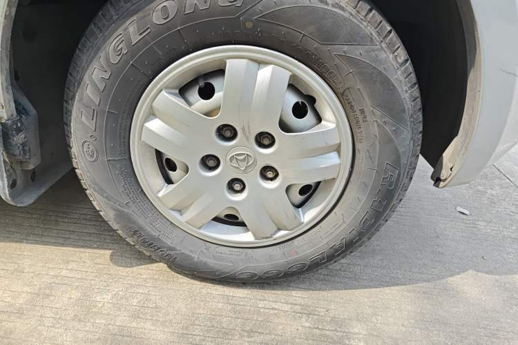 Used CHANGAN KAICHENG Ruixing M60 2020 1.5L Standard Version China VI 6-Seater DAM15KR Right Front Wheel Hub