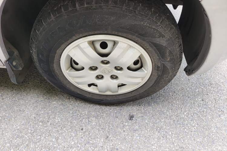 Used CHANGAN KAICHENG Ruixing M60 2020 1.5L Standard Version China VI 6-Seater DAM15KR Right Front Wheel Hub